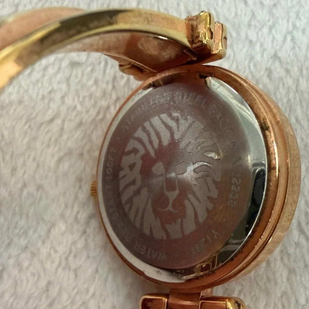 Anne Klein anne klein